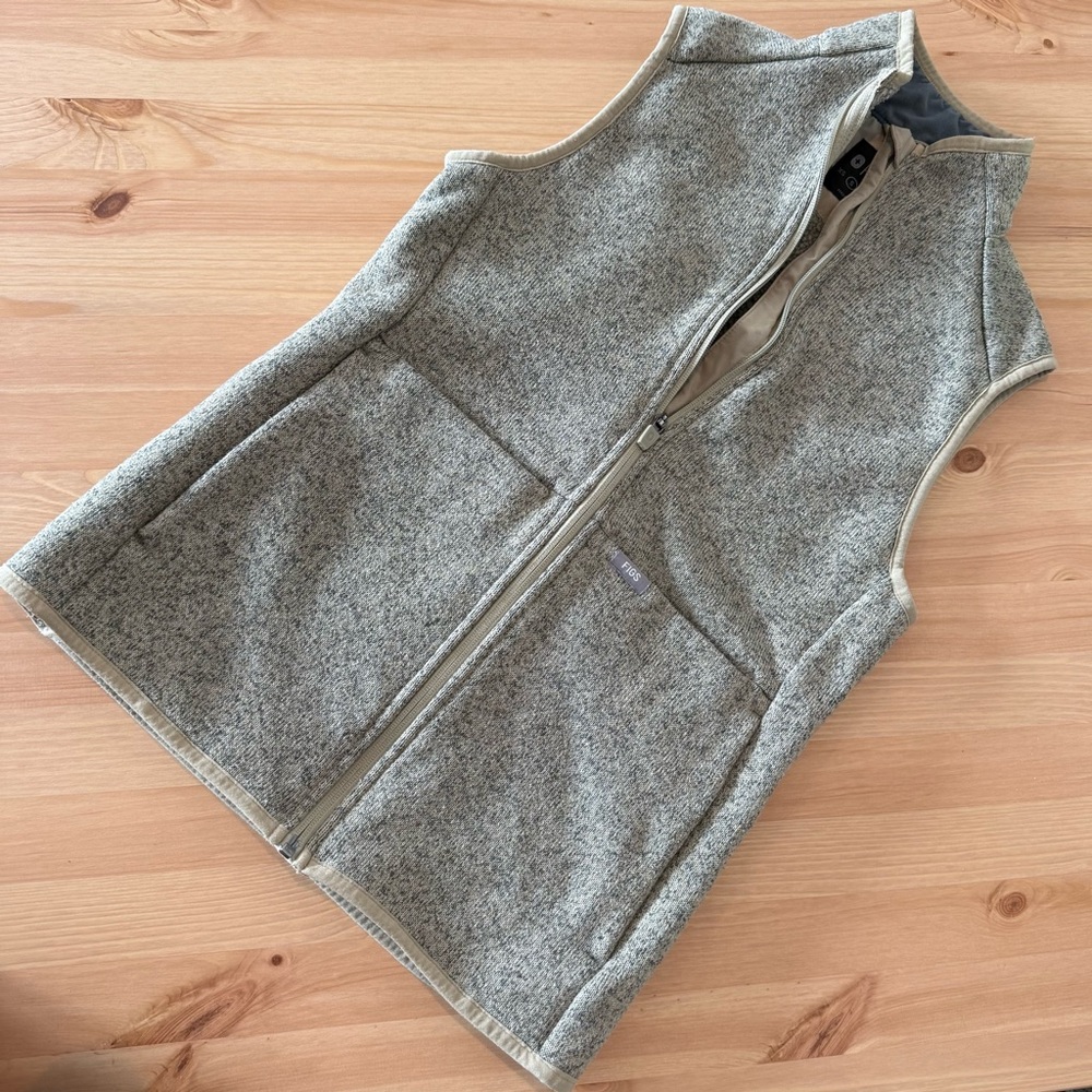 FIGS Heathered Light Oak On-Shift Vest- Small